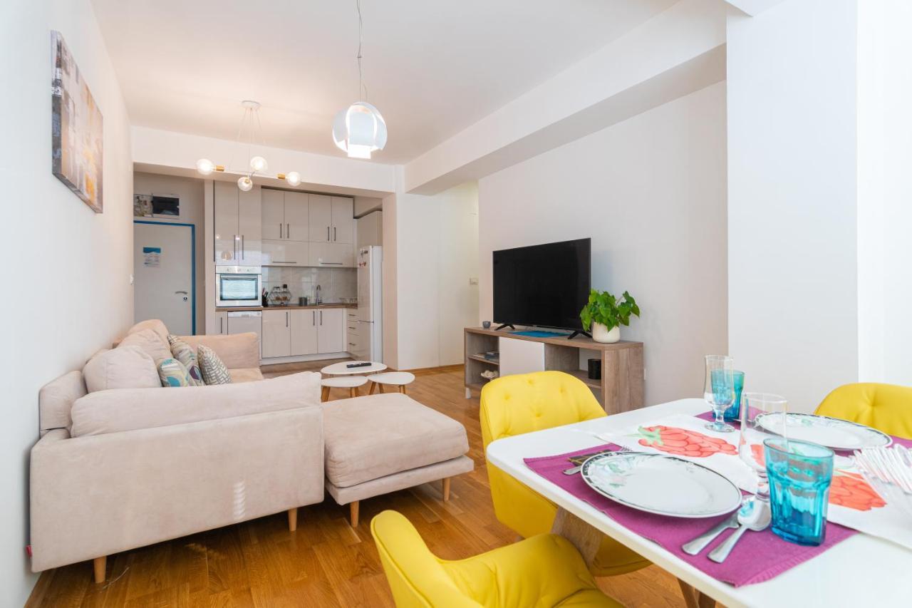 High-End Spacious Apartment Next To City Mall Skopje Exterior foto