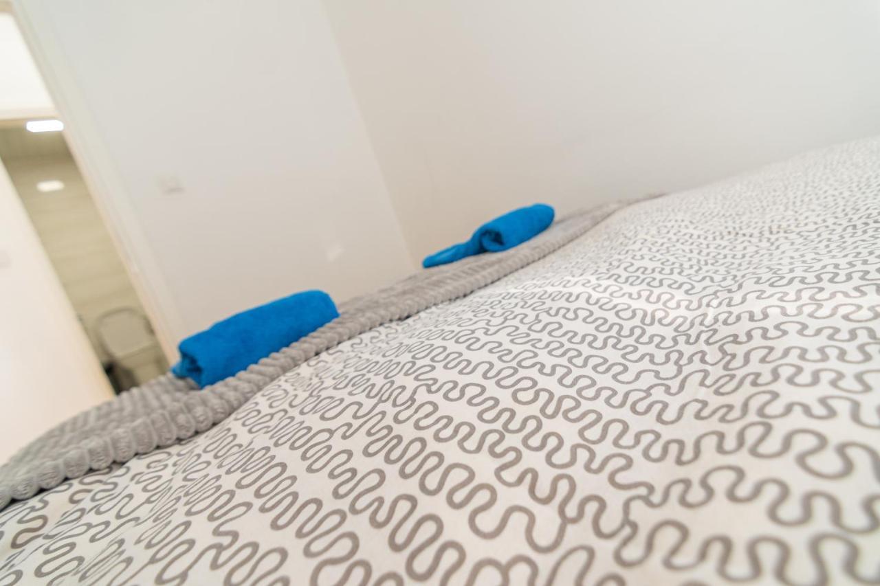 High-End Spacious Apartment Next To City Mall Skopje Exterior foto