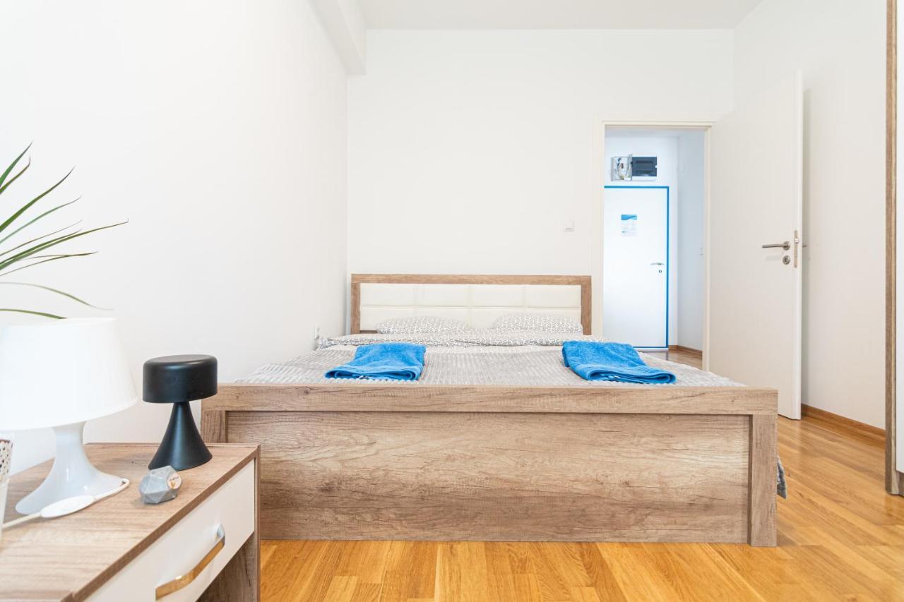 High-End Spacious Apartment Next To City Mall Skopje Exterior foto