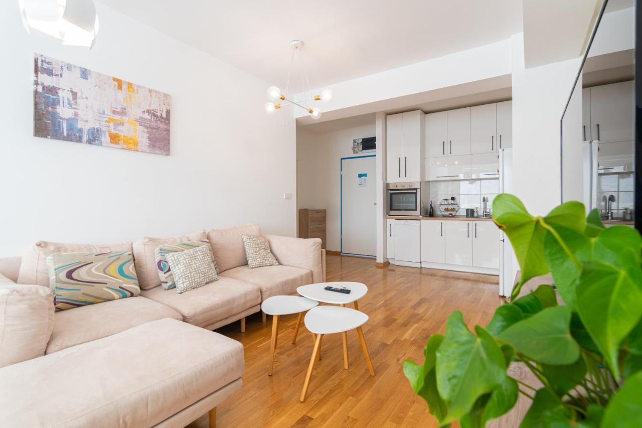 High-End Spacious Apartment Next To City Mall Skopje Exterior foto