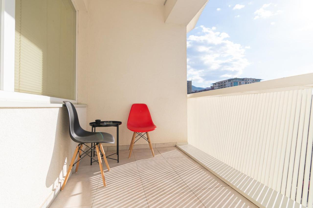 High-End Spacious Apartment Next To City Mall Skopje Exterior foto